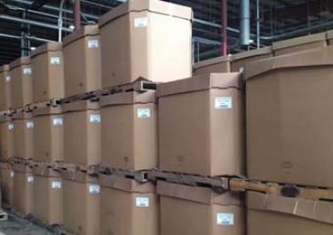 basculeur-octabins.jpg Basculeur d'octabins de granulés plastiques