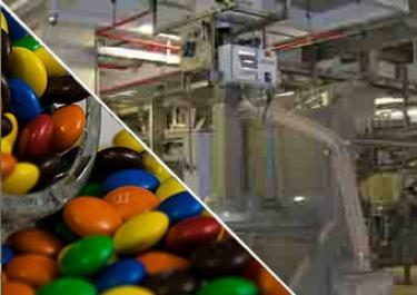 llenado-bolas-chocolate-en-super-sacos.jpg Llenado de bolas de chocolate en súper sacos