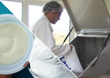 vaciado_de_bolsas_de_leche.jpg Vaciado de bolsas de leche