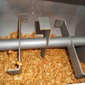 Dosificación de cacahuates alimentación continua de línea de molienda