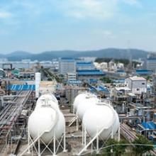 chargement-reacteurs.jpg Chargement de réacteurs avec du fluorure de lithium