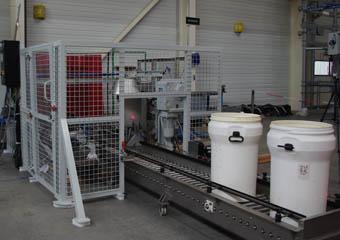 remplissage-fut-manutention-basculeur-poduits-vracs-convoyeur.png Retourneur de fût